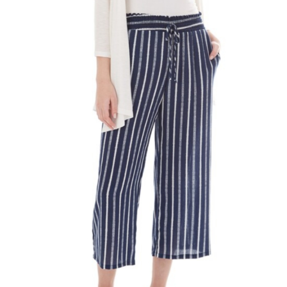 Iz Byer women's Capri pants XS
